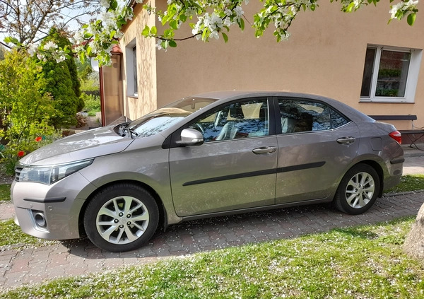 Toyota Corolla cena 42900 przebieg: 156000, rok produkcji 2013 z Ostróda małe 79